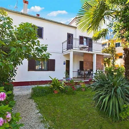 A2 Oliva With Terrace Near To Beach