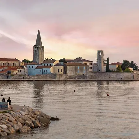 A2 Oliva With Terrace Near To Beach Porec