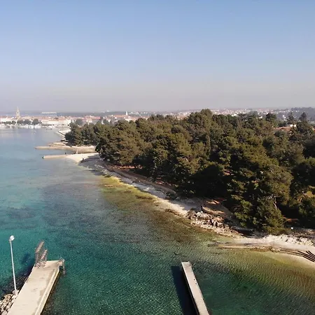 A2 Oliva With Terrace Near To Beach * Porec
